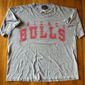 Vintage Chicago Bulls 90s Spellout Logo Graphic Tee XL